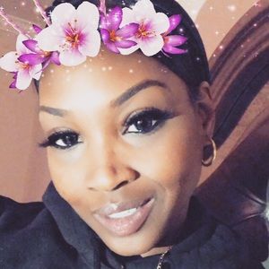 Meet your Posher, Alicia